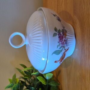 STIPO DOROHOI White Porcelain Floral Lidded Sugar Bowl